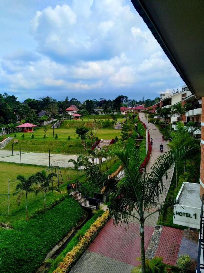 Taman Bukit Palem Resort Bogor Exteriör bild