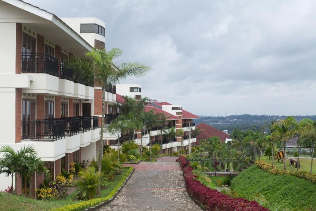 Taman Bukit Palem Resort Bogor Exteriör bild