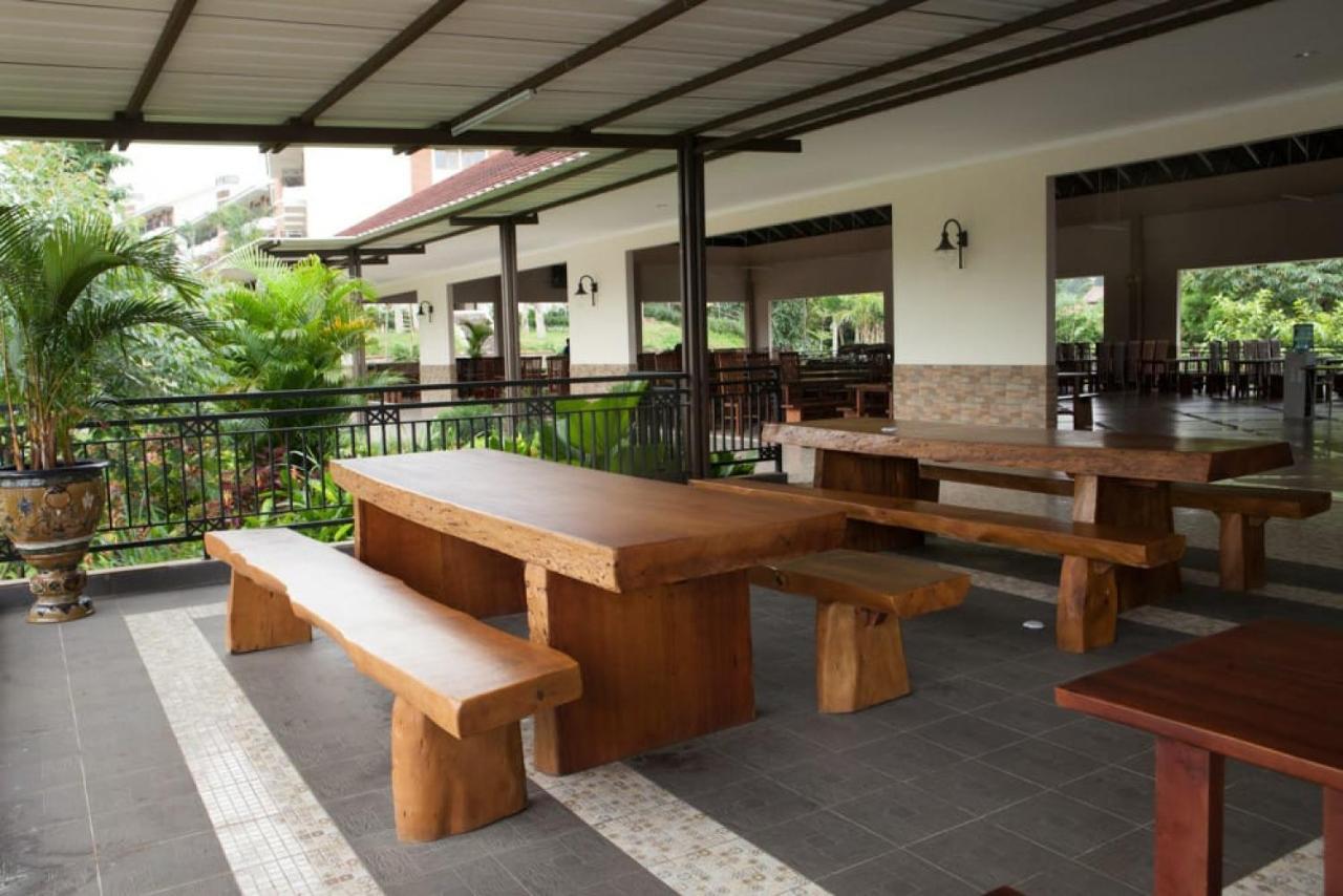 Taman Bukit Palem Resort Bogor Exteriör bild