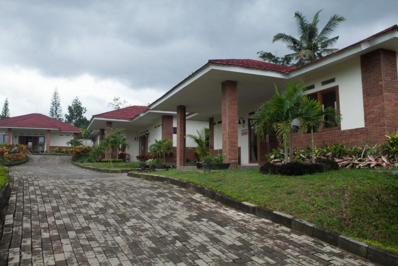 Taman Bukit Palem Resort Bogor Exteriör bild