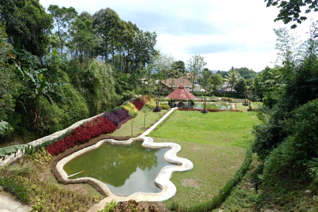 Taman Bukit Palem Resort Bogor Exteriör bild