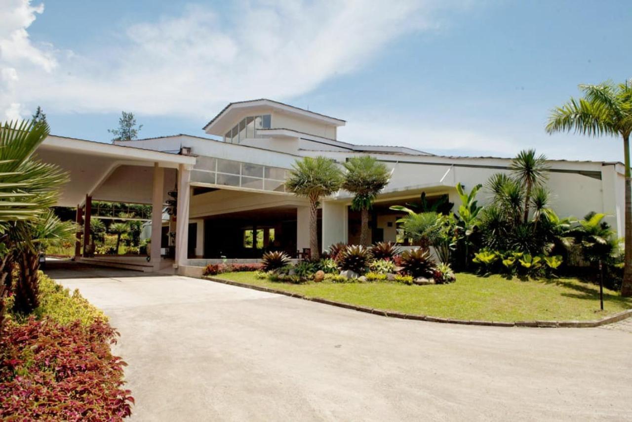 Taman Bukit Palem Resort Bogor Exteriör bild