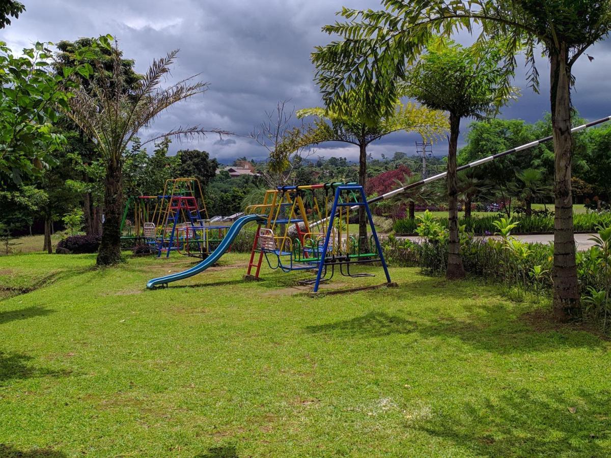 Taman Bukit Palem Resort Bogor Exteriör bild